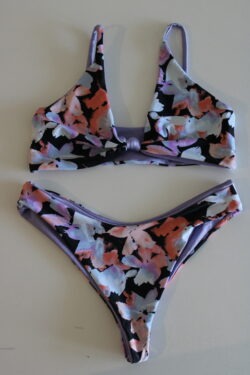 Top Hawaii - Bottom Roxy (TALLA M)