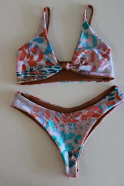 Top Hawaii - Bottom Roxy (TALLA M)