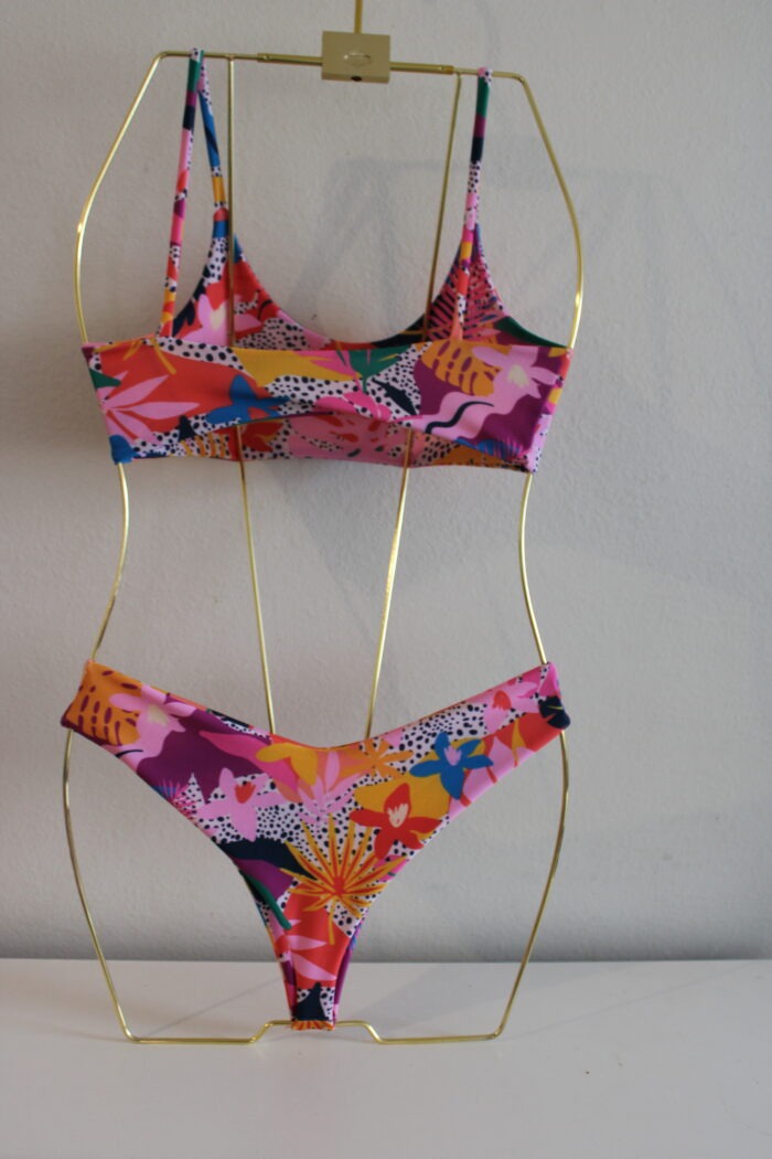 Top kailani + Bottom Roxy (TALLA M)